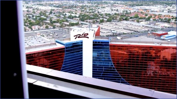 extreme thrill rides in las vegas 900ft high stratosphere zipline 14 EXTREME THRILL RIDES IN LAS VEGAS 900FT HIGH   Stratosphere Zipline