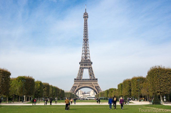 %name 17 Best Cities to Visit in France
