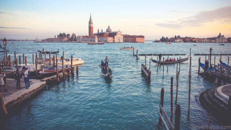 venice map detailed city and metro maps of venice best places to stay in venice 900x506 1
