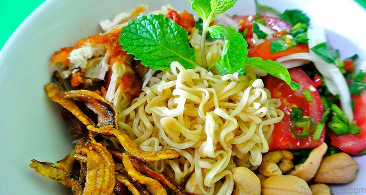 Cooking using instant noodles "Mama" | Amazing Bangkok