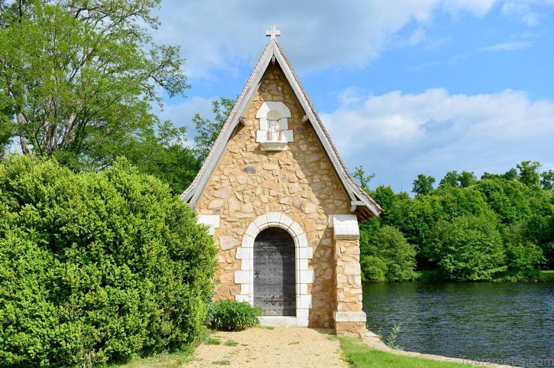 honeymoon at domaine des etangs france 5